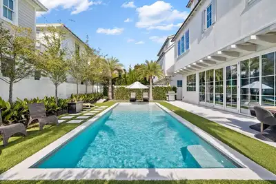 Image de Steps to Private Beach! Private Pool, Game Room, 6 Bikes! Brand New, Sleeps 20!