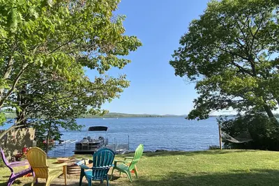 Image de Charming Lakehouse private yard, boat dock\/wifi.