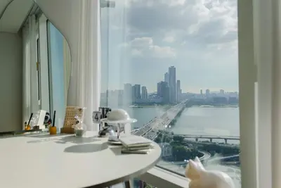 Image de dynamic Seoul, the city view and the Han River view / the center of traffic