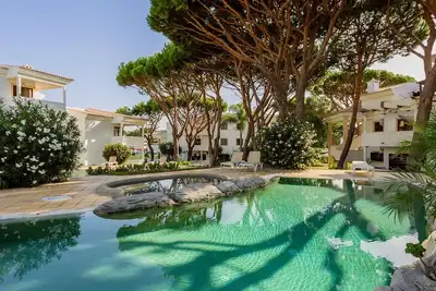 Image de Falésia Modern Flat W/Balcony & Pool by LovelyStay