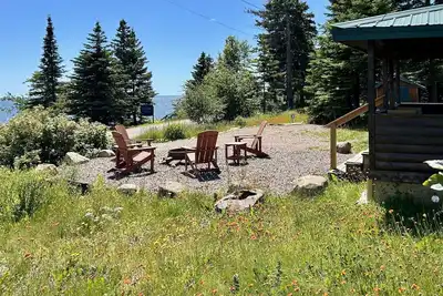 Image de Eve's Place Lakeside Cabin 2: Pet Friendly!
