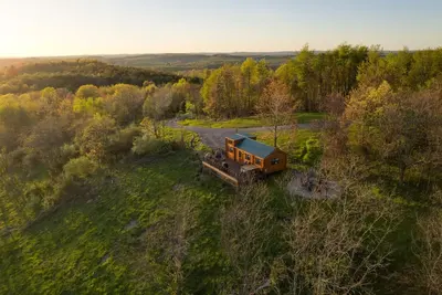 Image de Hillside Hideaway | Hot Tub, Cozy Cabin, Beautiful Valley Views