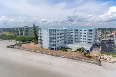 Image de Stunning 2-Bedroom Oceanfront Condo 203 at Sandpiper Towers in Satellite Bch, Fl