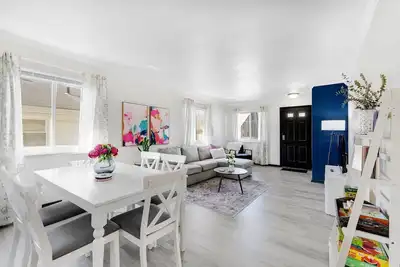 Image de Vibrant cottage near Foster Park. Patio, Park and Games