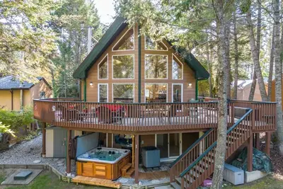 Image de Crescent Moon Lodge | A-Frame | Hot Tub | Fire Pit