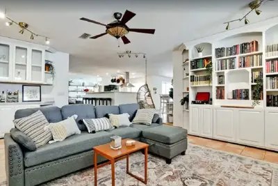 Image de Enchanting 3br Home l Pool & Spa