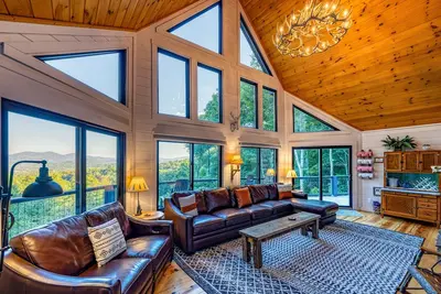 Image de Amazing Views! Hot Tub, Dog Friendly, Game Room, Peloton!