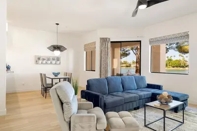 Image de Lakefront Condo w/ Heated Pool + spa in Scottsdale