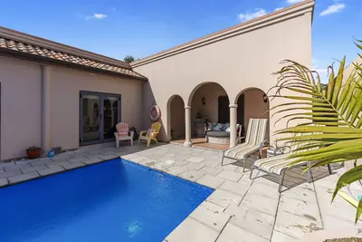 Image de Poolside Serenity - Papamoa Beach Holiday Home