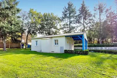 Image de Belle maison à Souvigne avec WiFi