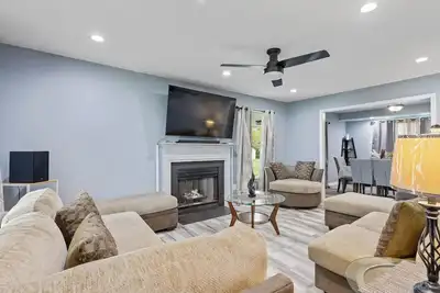 Image de Luxury Stay! 15 min away from Fort Gregg-Adams.