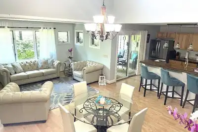 Image de Clean, spacious Townhome with Great location close to many attractions!