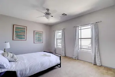 Image de Spacious Private Home w/King bed & Great Pool.
