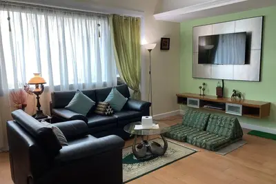 Image de One 80sqm bedroom + parking in the heart of Makati for min 1mth to 4mth stay.