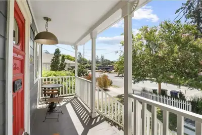 Image de Stunning Napa Red Door home, steps away fr downtwn\n