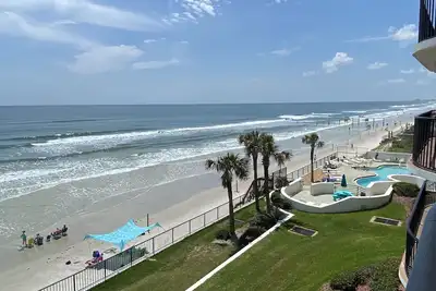 Image de Relax by the Sea in this Direct Oceanfront 3br/3ba Incredible Condo!