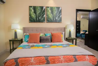 Image de 5 minutes to beaches and major attractions \n! Gorgeous villa in Ocho Rios Ja.