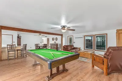 Image de 4 Bedrooms, Full Kitchen, Pool table, Bbq, Garage & Rv Parking, Golf, Hiking