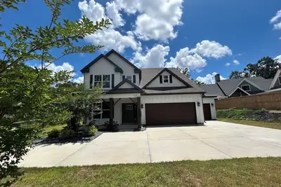 Image de Beautiful private farm house in the middle of the city