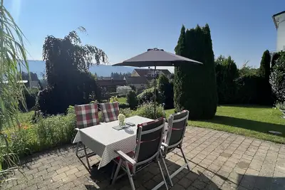Image de Appartement \"Sonnenhang\" avec vue sur les montagnes, terrasse privée et Wi-Fi