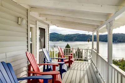 Image de Harrison Getaway w/ Deck & Lake Views!