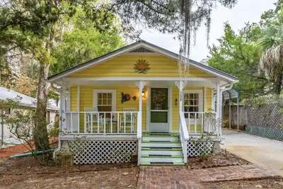 Image de Island charm in the center of Cedar Key