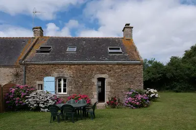 Image de Maison de vacances « Le Cosquer-sur-Zur » avec jardin privé