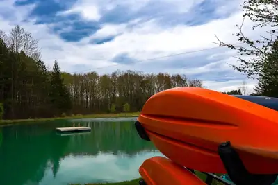 Image de Pvt Swim Pond, Hot tub, Pickleball