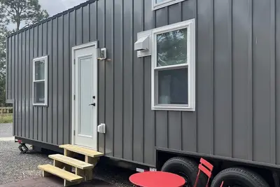 Image de Unique tiny home experience in a one of a kind tiny home park