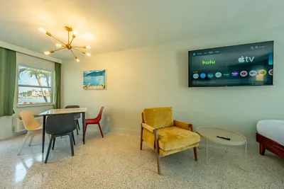 2105 · 3 Min Walk -> Beach / Heated Pool / Free Parking