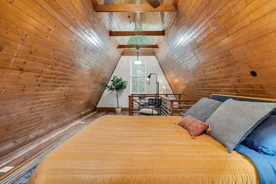 Image de Tiny Dawg Clubhouse, Chic, Close 2 Msu