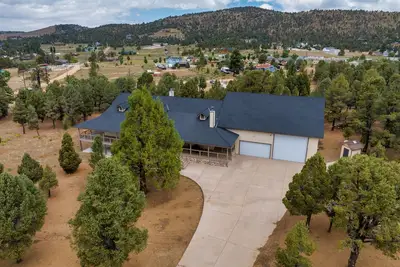 Image de Minnow's Heaven 1. 5 Acres W/ Game Room