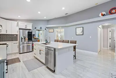 Image de 76th Av Pinellas Park Centralized & Spacious House