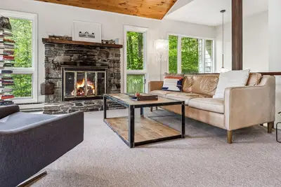 Image de Pet-Friendly, Mountainside Home | Treetop Lodge