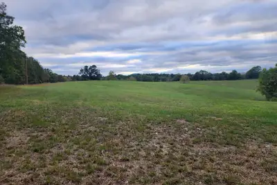 Image de Open Field for camping and star gazing. No amenities or services are provided.