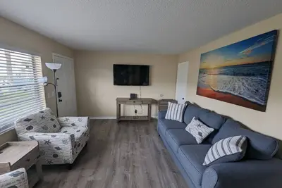 Image de Ocean Breeze. Cozy apartment 2 Blocks from the ocean and within 6 miles of Mayo