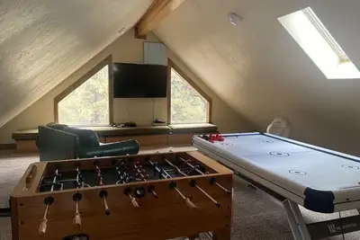 Image de Lil' Cascade Huge Mountain Lodge with deck near Blue Mountain Guest Ranch