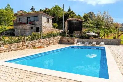 Image de Homerez - Maison Ă Fornos avec piscine