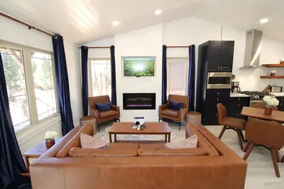 Image de Four Cabins on One Property, Free Sledding, Fire Pit, Bbq, A/C