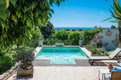 Image de Homerez - Maison avec piscine et jacuzzi