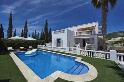 Homerez - Villa luxueuse à Sant Josep avec piscine privée