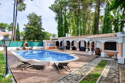 Image de Homerez - Villa élégante à Corroios avec piscine privée