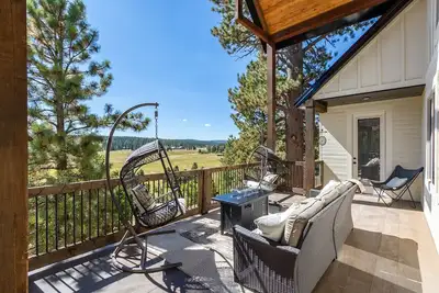 Image de Ultimate Mtn Retreat - W/ Game room|Fire Pits|Views| 2 Bunk Rooms & Much More!
