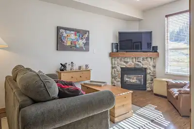 Image de Pet friendly ground floor condo directly slopeside at Creekside