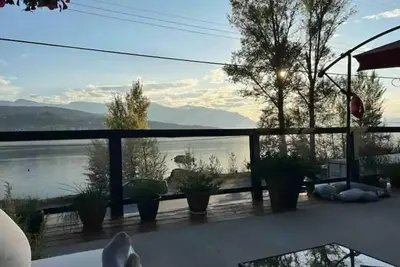 Image de Blind Bay Semi-Waterfront Home