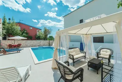 Image de Homerez - Villa à Jezera, piscine privée