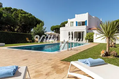 Homerez - Villa avec piscine à Quarteira.