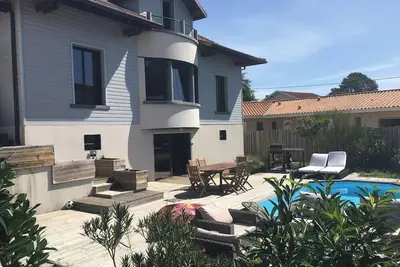 Image de Homerez - Villa élégante à Biscarrosse avec piscine privée