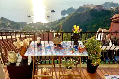 Image de Homerez - Appartement, Taormina, vue mer