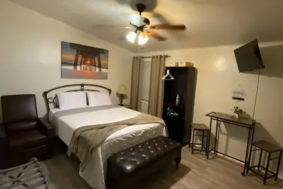 Image de Guest Suite in Tampa! 5 minutes from the airport and near the beach!